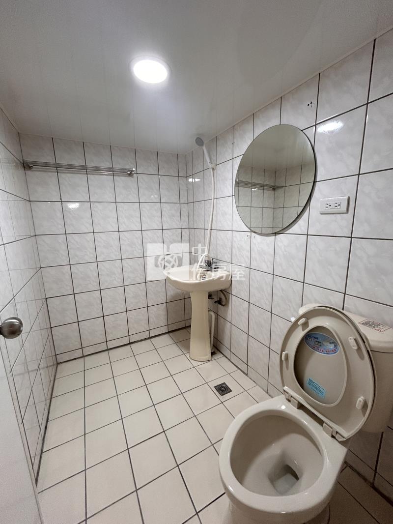 近66低總價電梯3房房屋室內格局與周邊環境