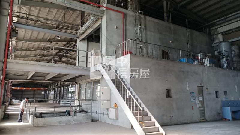 山上工業大廠房房屋室內格局與周邊環境