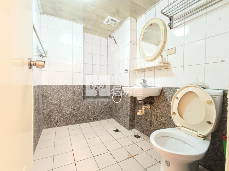 @公益商圈@傑出家園華廈.4房+車位房屋室內格局與周邊環境