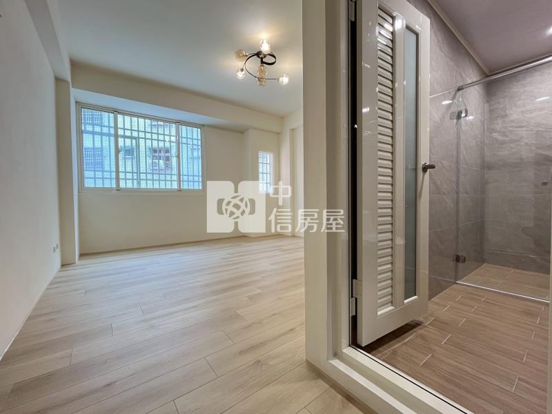萬來國小全新整理臨路邊間別墅房屋室內格局與周邊環境