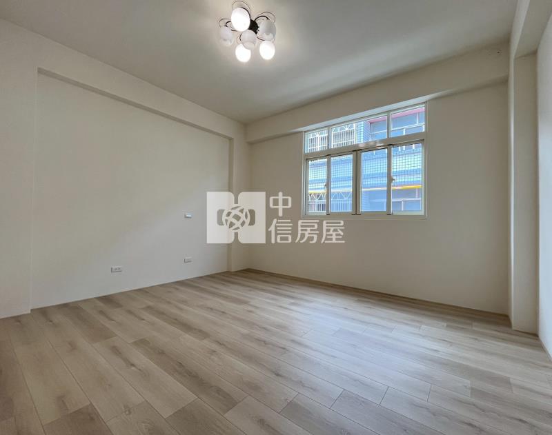 萬來國小全新整理臨路邊間別墅房屋室內格局與周邊環境