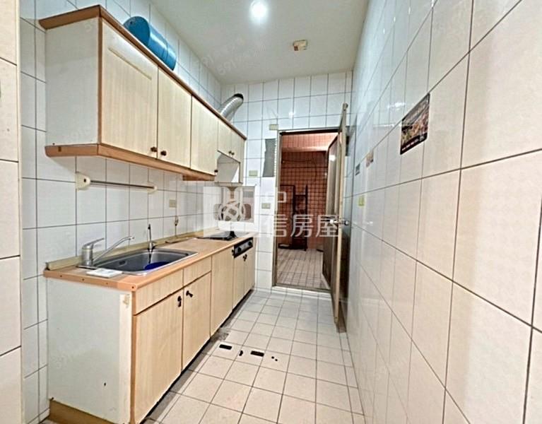 楊梅交流道3房+平面車房屋室內格局與周邊環境