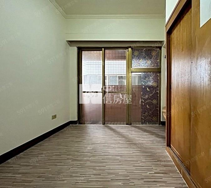 楊梅交流道3房+平面車房屋室內格局與周邊環境