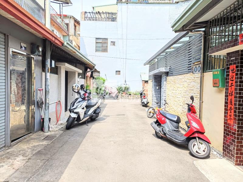 潭子車站@全新整理@美透天~近潭子學區.房屋室內格局與周邊環境