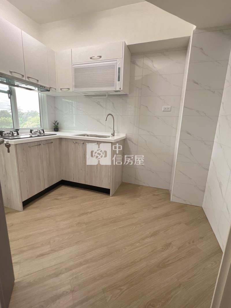 歸仁圓環全新裝潢2+1美車寓房屋室內格局與周邊環境