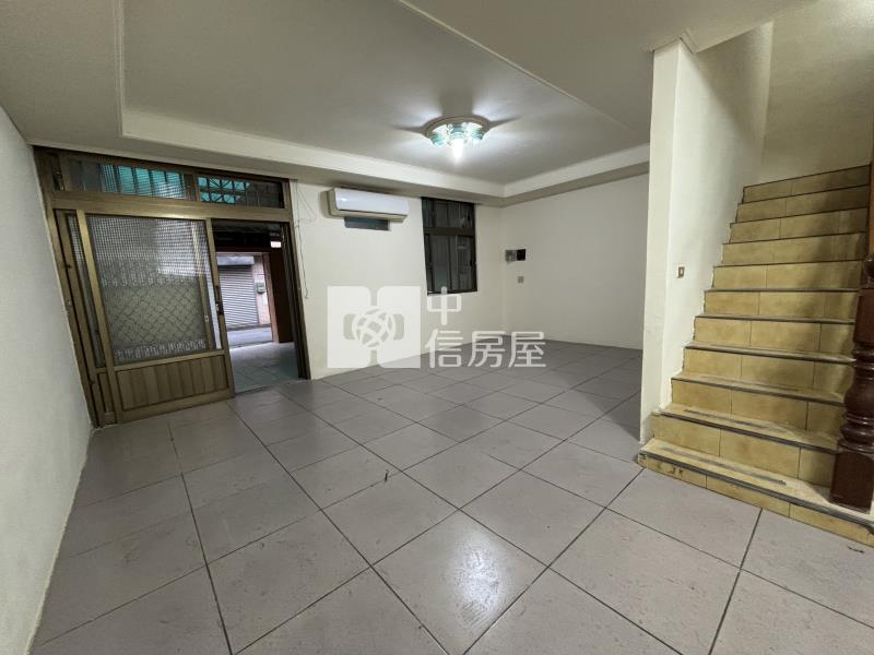 龍潭復興路大面寬透天房屋室內格局與周邊環境