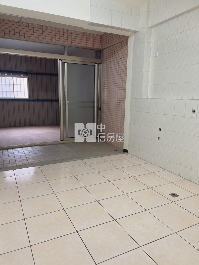 忠孝超夯透天房屋室內格局與周邊環境