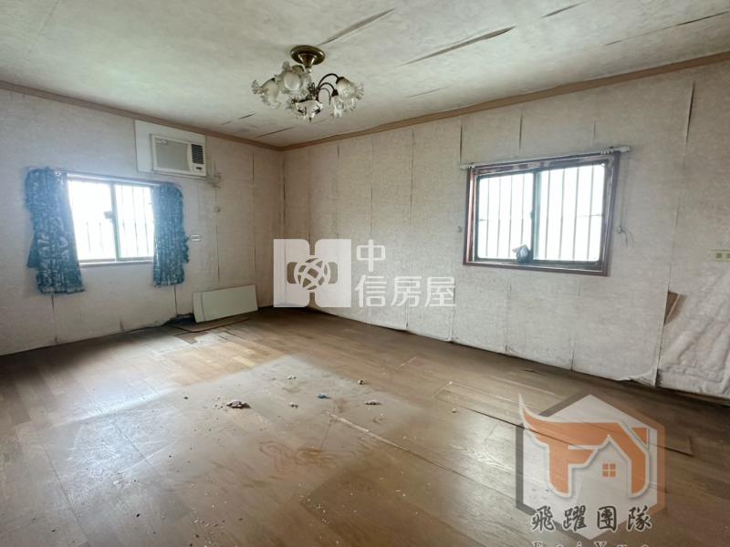 近龍岡圓環獨棟大地坪透天＂四面採光＂房屋室內格局與周邊環境