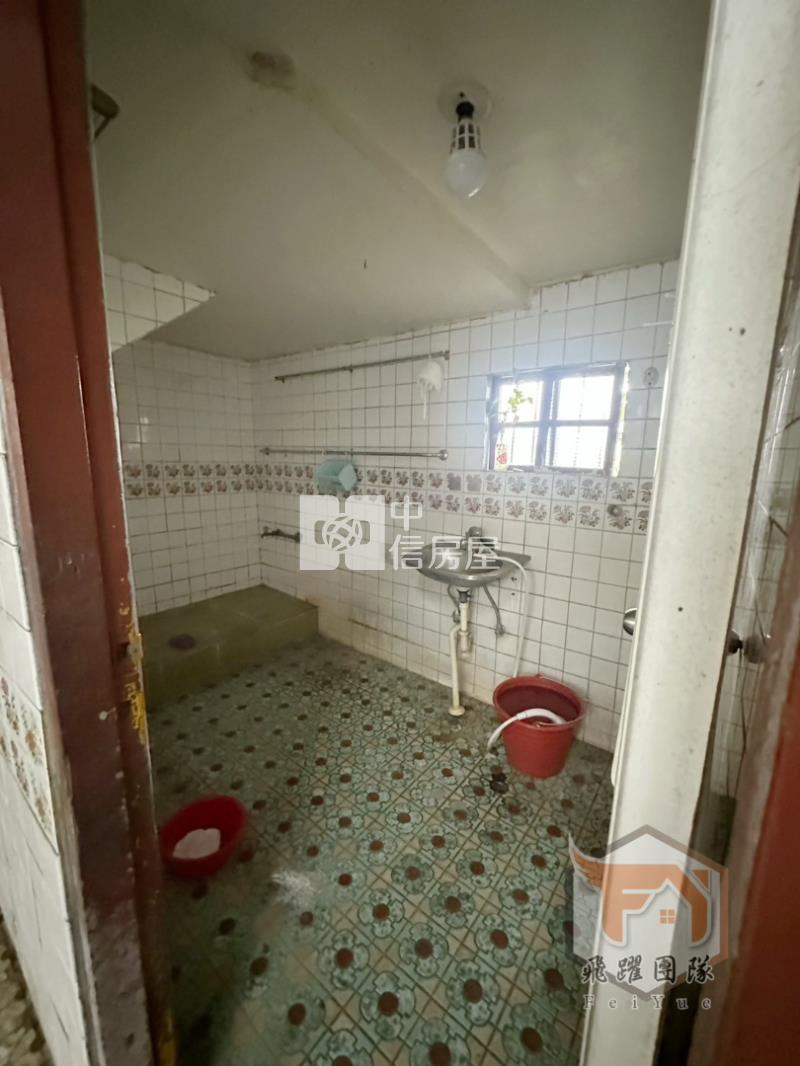 近龍岡圓環獨棟大地坪透天＂四面採光＂房屋室內格局與周邊環境