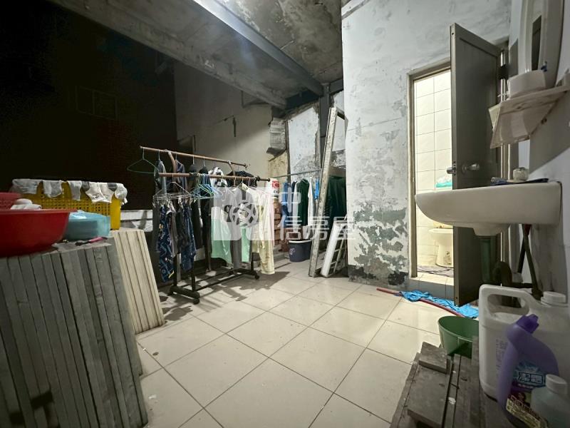 臨30米正南平路賺錢透店房屋室內格局與周邊環境