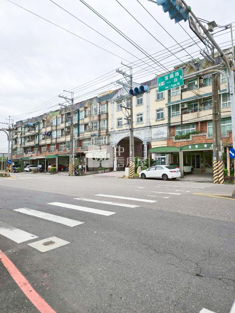 【奔馳】向日葵透天店面