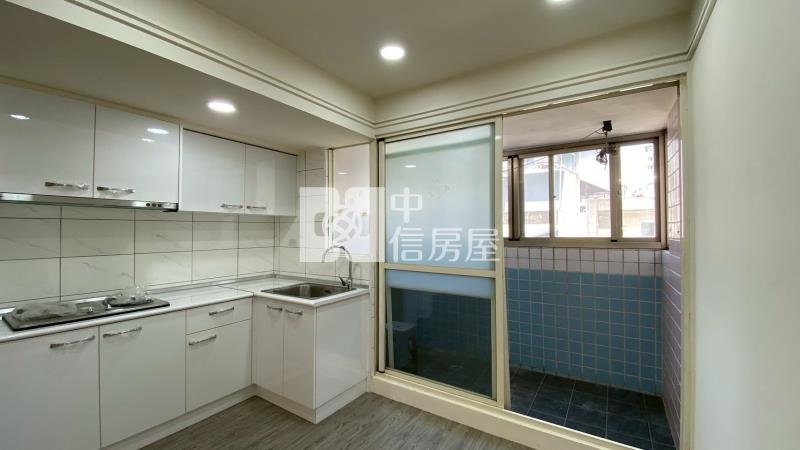 一德洋樓低總價兩房車位房屋室內格局與周邊環境