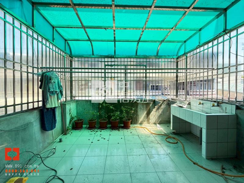 忠義橋旁大地坪車庫透天房屋室內格局與周邊環境