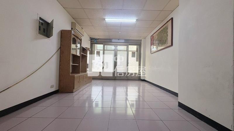 華勛國小【龍城】店住(中信卓越團隊)房屋室內格局與周邊環境
