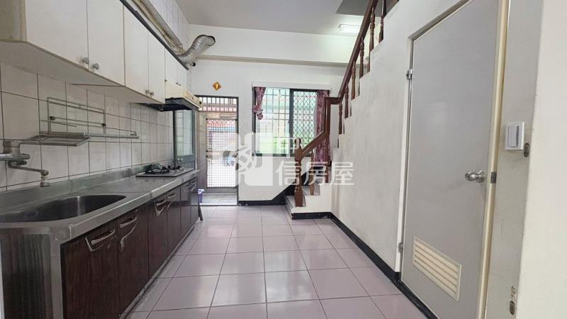華勛國小【龍城】店住(中信卓越團隊)房屋室內格局與周邊環境