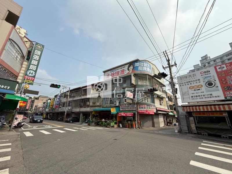 正中山路三角窗電梯透店(專任)房屋室內格局與周邊環境