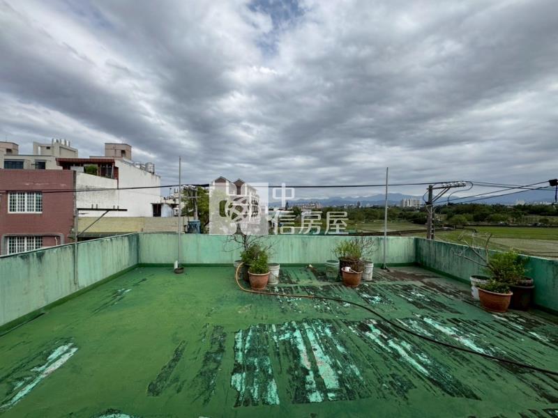龍岡圓環大地坪獨棟透天房屋室內格局與周邊環境