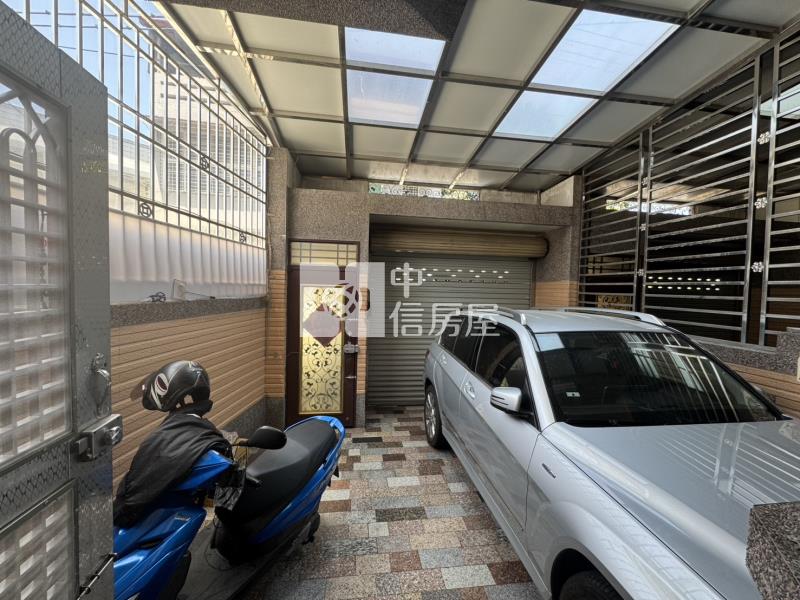 岡山蛋黃區大地坪美車墅房屋室內格局與周邊環境