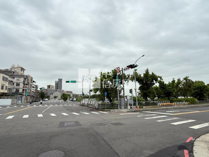 南屯13期大面寬住1-1建地房屋室內格局與周邊環境