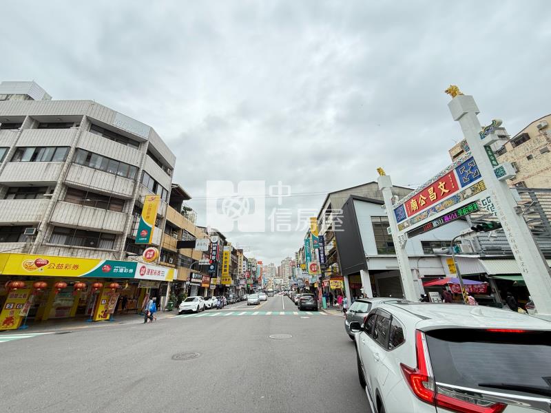南屯13期大面寬住1-1建地房屋室內格局與周邊環境