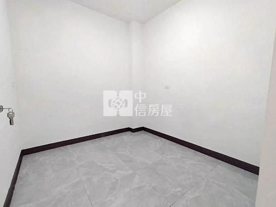 東區東英公園透天房屋室內格局與周邊環境