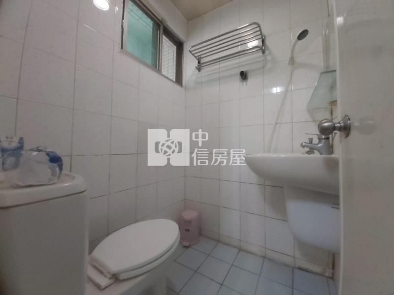 中華家樂福多功能透天房屋室內格局與周邊環境