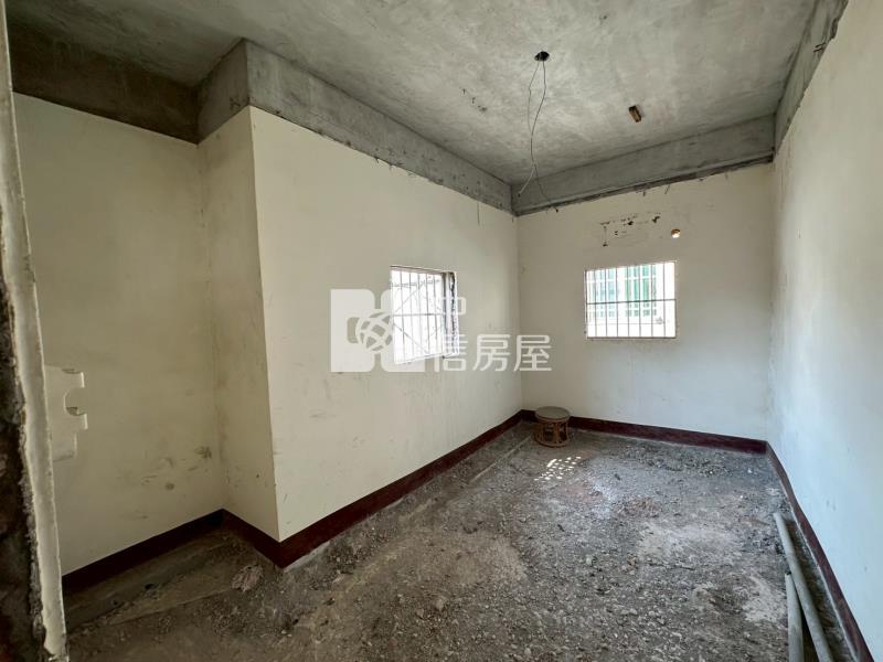 內壢交流道超大地坪透天(需整理)房屋室內格局與周邊環境