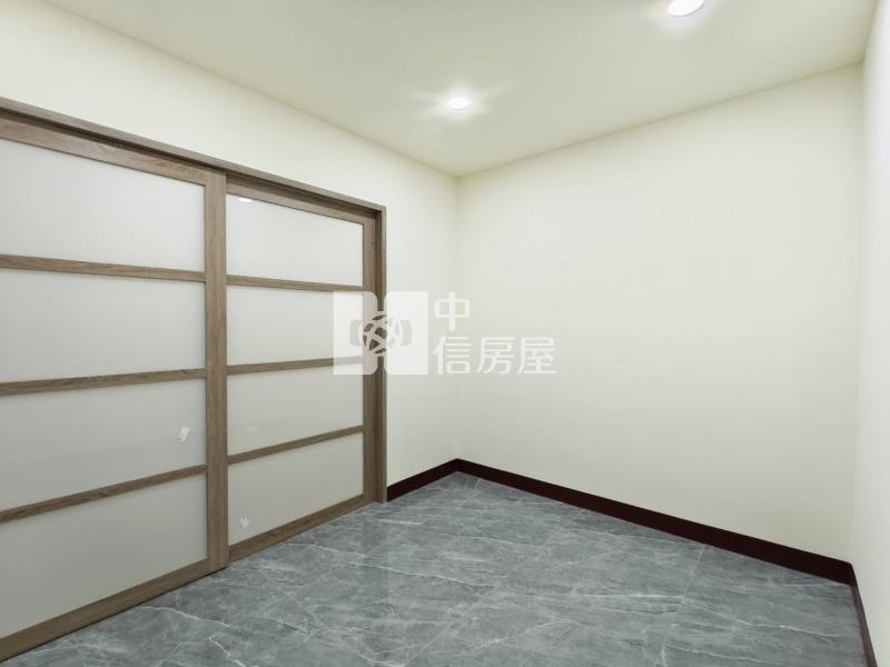 屏東市車庫別墅房屋室內格局與周邊環境
