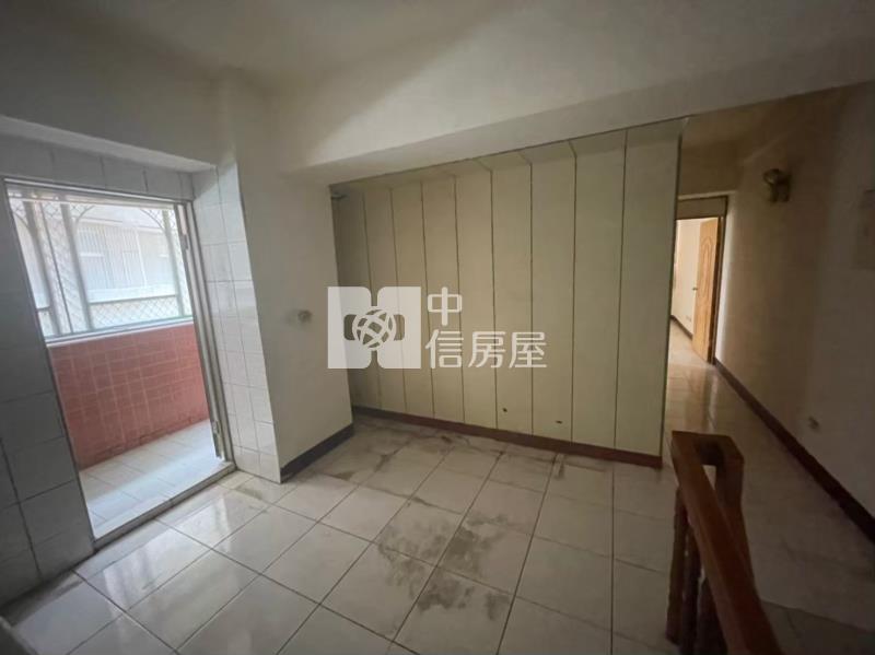 新營京都三角窗1+2F樓店房屋室內格局與周邊環境