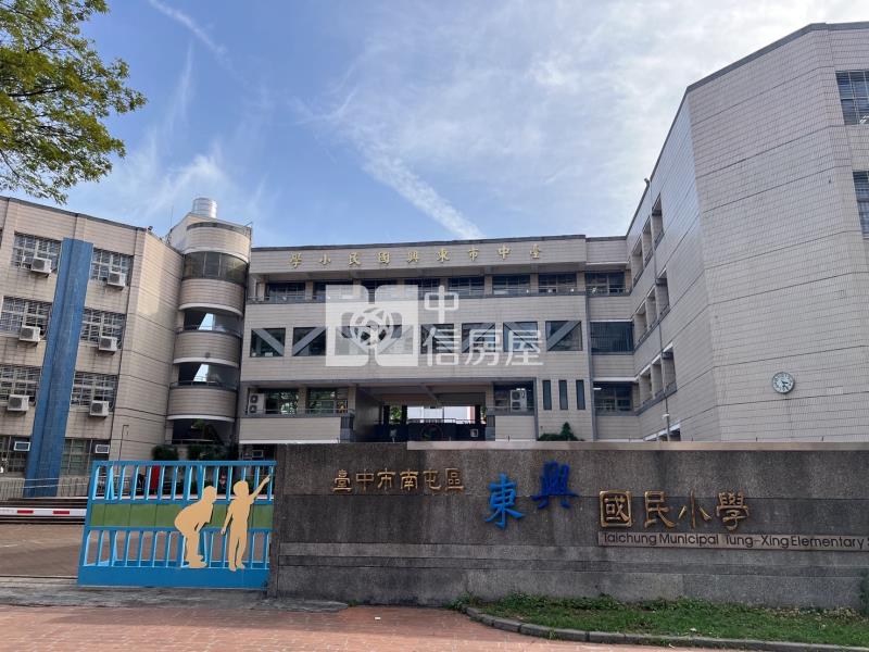 寶輝大官邸三房附車位房屋室內格局與周邊環境