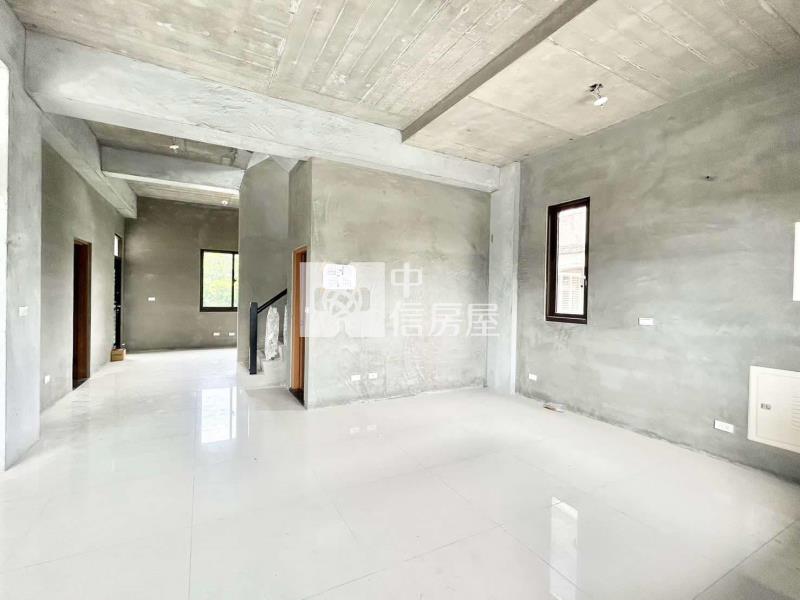 員山近市區漂亮時尚農舍房屋室內格局與周邊環境