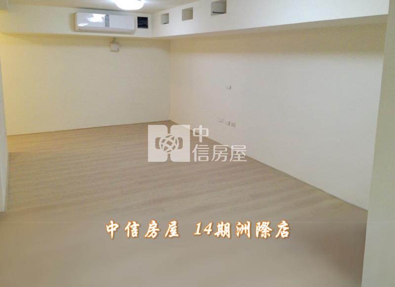 南屯捷運旁邊間大面寬透店房屋室內格局與周邊環境