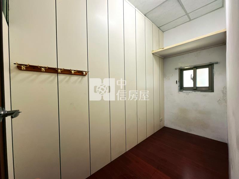 水湳經貿邊間朝南商用金透天房屋室內格局與周邊環境