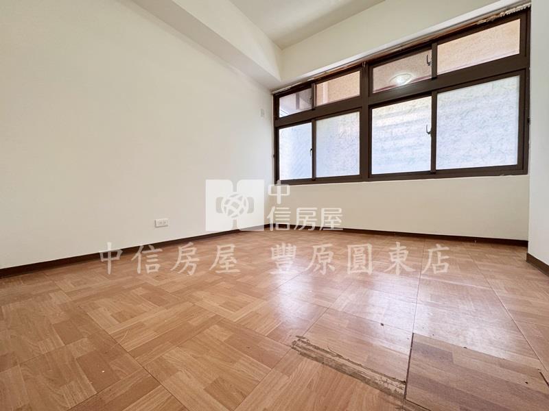 潭子8M活巷樓店房屋室內格局與周邊環境