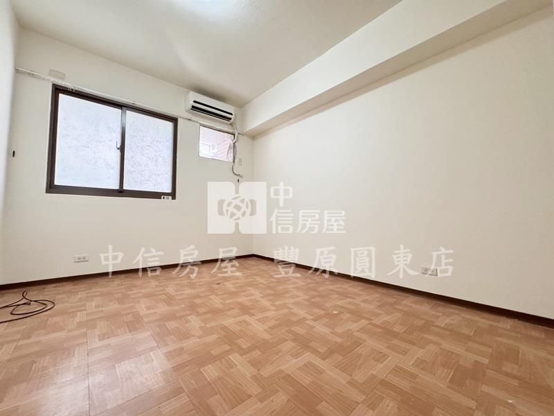 潭子8M活巷樓店房屋室內格局與周邊環境