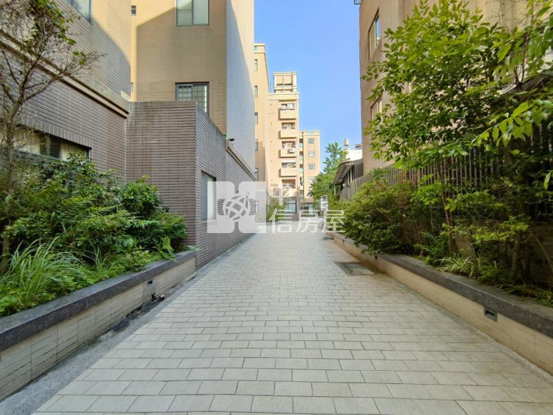 龍潭科學園區兩房露臺，車位可另購房屋室內格局與周邊環境