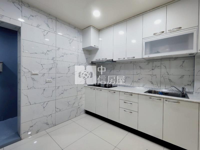 內壢成功路翻新透天房屋室內格局與周邊環境