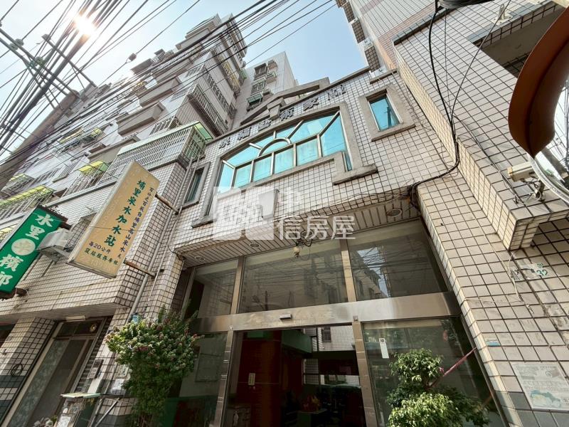大里泉福藝術家二期次頂樓三房車位房屋室內格局與周邊環境