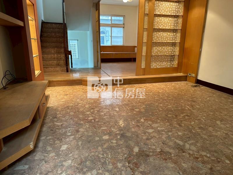 近幼獅交流道美別墅房屋室內格局與周邊環境