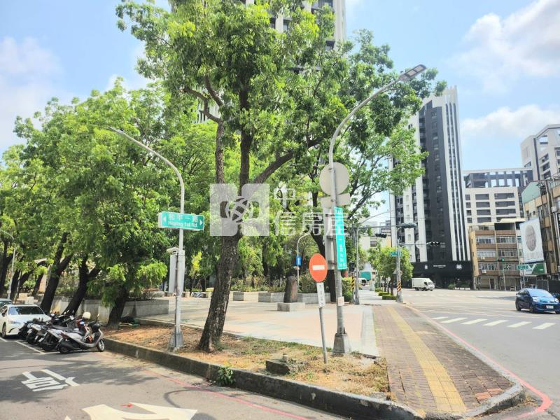 人體印鈔機「金雞母現身」房屋室內格局與周邊環境