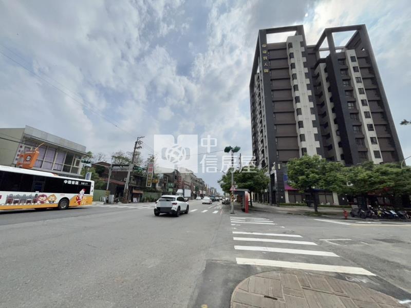 大溪員樹林鄰台三線1+2樓兩間打通店住雙車位房屋室內格局與周邊環境