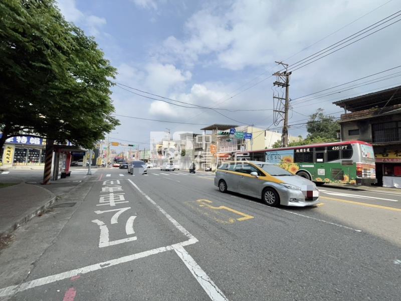 大溪員樹林鄰台三線1+2樓兩間打通店住雙車位房屋室內格局與周邊環境