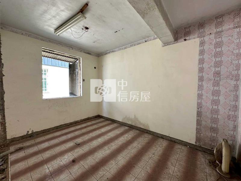 內壢交流道超大坪透天(需整理)房屋室內格局與周邊環境