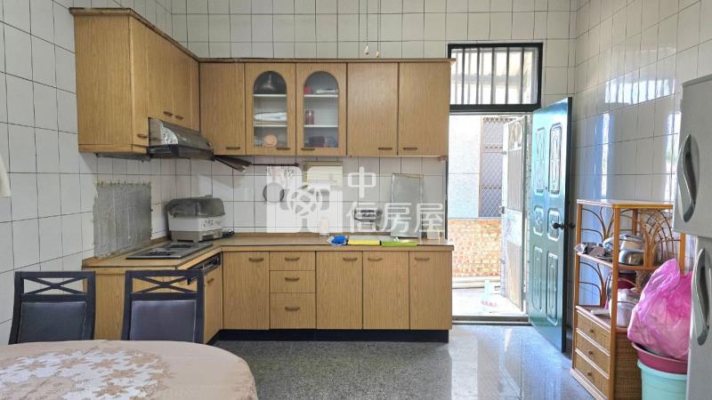 佳里營頂可停四車豪墅房屋室內格局與周邊環境