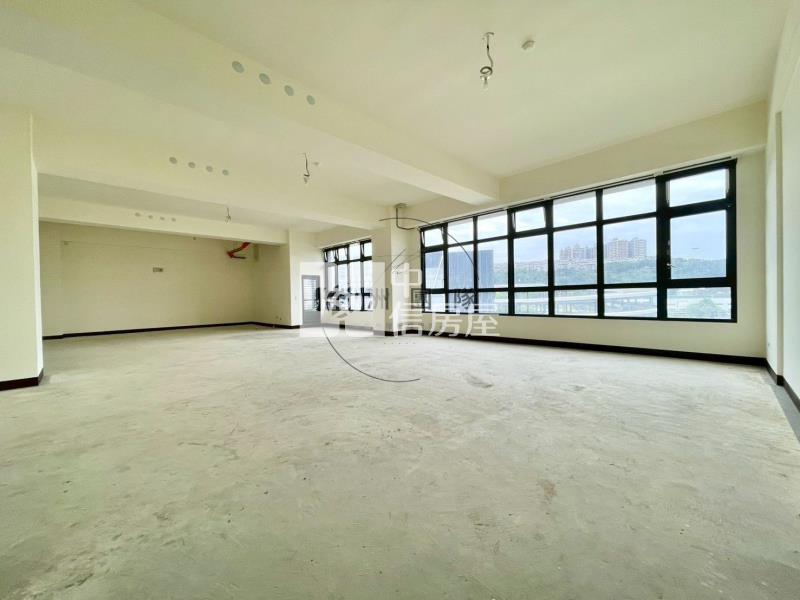 楊梅交流道旁廠辦房屋室內格局與周邊環境
