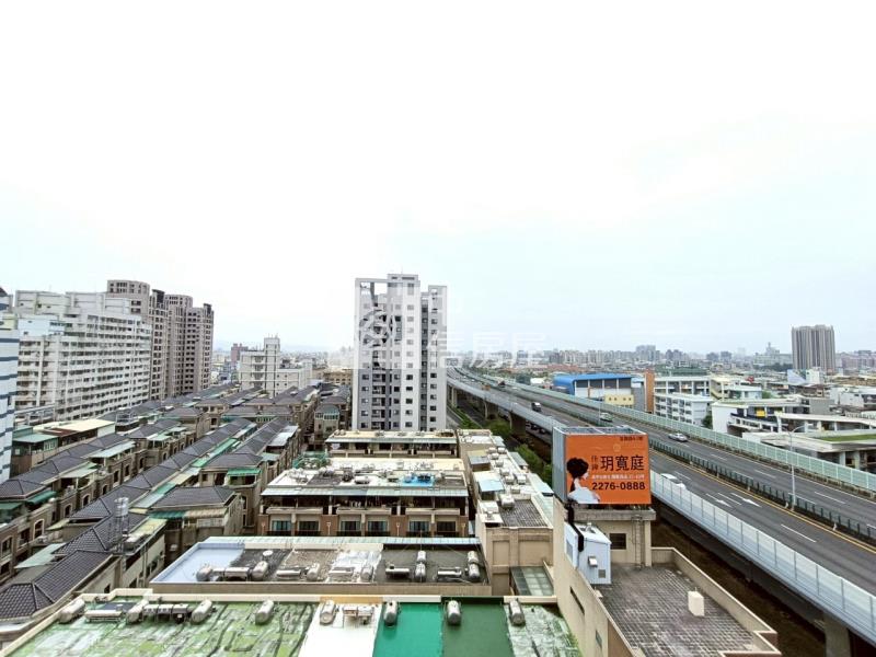 樹孝商圈◎中國醫◎朝南高樓層◎兩房兩衛+平車房屋室內格局與周邊環境
