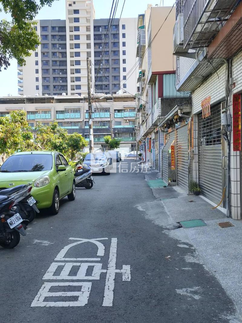 鳳山國中捷運工協市場透天車墅房屋室內格局與周邊環境