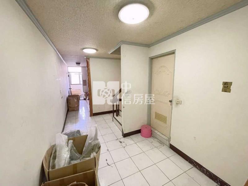 中壢中原家樂福旁百坪透店房屋室內格局與周邊環境