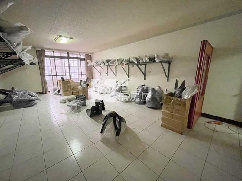 中壢中原家樂福旁百坪透店房屋室內格局與周邊環境