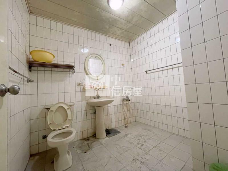 中壢中原家樂福旁百坪透店房屋室內格局與周邊環境